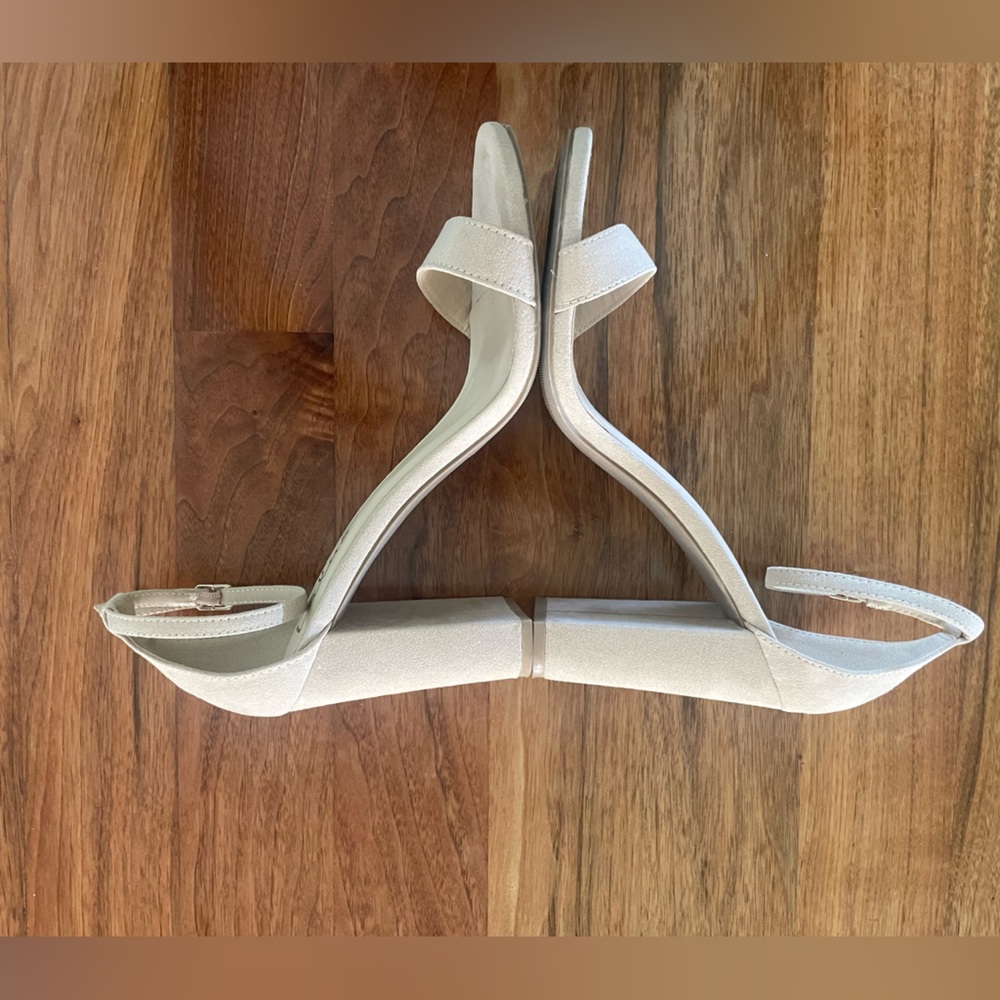 Lulu’s Heels - Picture 4 of 5
